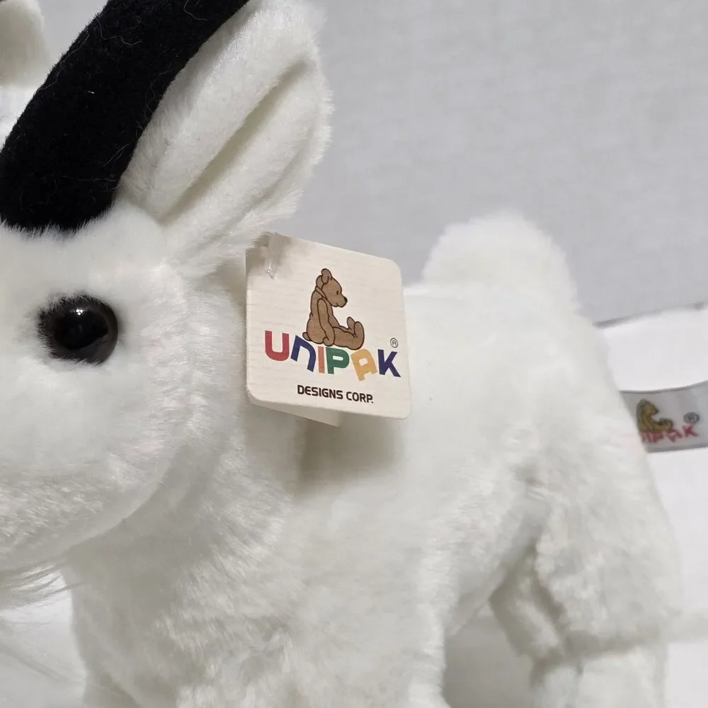 UNIPAK White & Black Mountain Goat 9